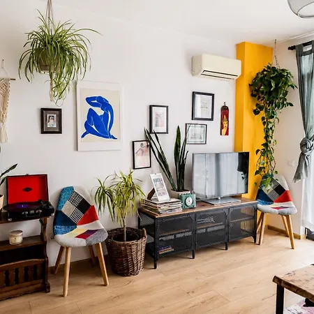 Beach&peaches Sunny 2br Flat * Saints Constantine and Helena
